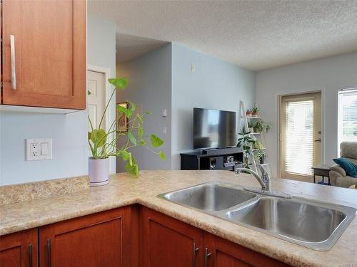 407-1156 Colville Rd, Esquimalt, BC - Indoor Photo Showing Kitchen With Double Sink