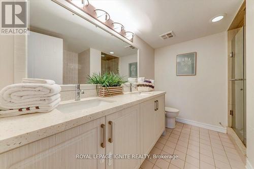 402 - 400 Mclevin Avenue, Toronto, ON - Indoor Photo Showing Bathroom