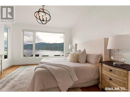 9201 Okanagan Centre Road W Unit# 5, Lake Country, BC - Indoor Photo Showing Bedroom