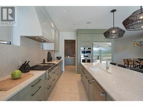 2530 Abbott Street, Kelowna, BC - Indoor Photo Showing Kitchen With Upgraded Kitchen