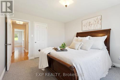 2298 15Th Sideroad, New Tecumseth, ON - Indoor Photo Showing Bedroom