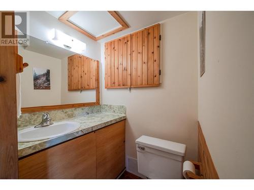 3815 Forsyth Drive, Penticton, BC - Indoor Photo Showing Bathroom