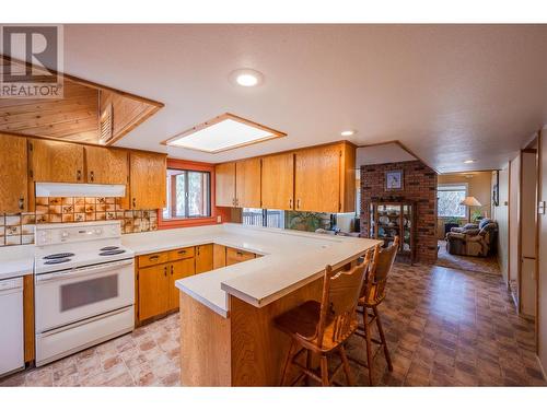 3815 Forsyth Drive, Penticton, BC - Indoor Photo Showing Kitchen