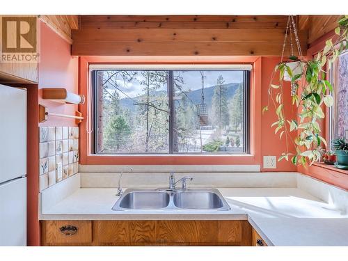 3815 Forsyth Drive, Penticton, BC - Indoor Photo Showing Kitchen With Double Sink