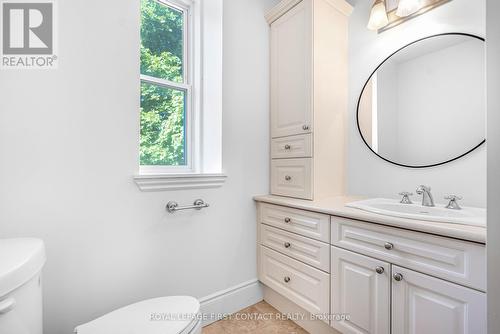 14-16 Peel Street, Barrie, ON - Indoor Photo Showing Bathroom