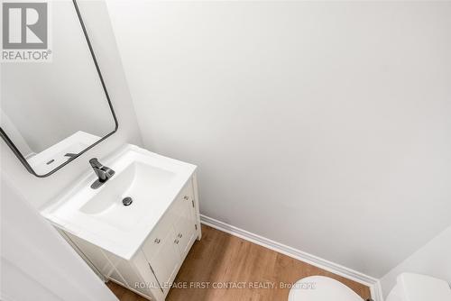 14-16 Peel Street, Barrie, ON - Indoor Photo Showing Bathroom