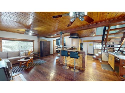 692 9Th Avenue, Fernie, BC - Indoor