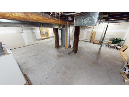 692 9Th Avenue, Fernie, BC - Indoor Photo Showing Basement