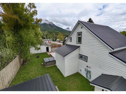 692 9Th Avenue, Fernie, BC - Outdoor