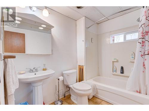 1191 Matevic Road, Sparwood, BC - Indoor Photo Showing Bathroom