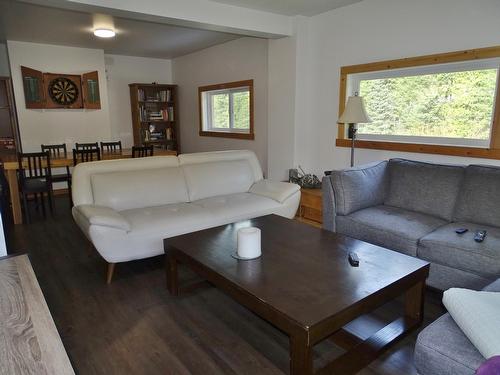 3915 Old Red Mountain Road Road, Rossland, BC - Indoor Photo Showing Living Room