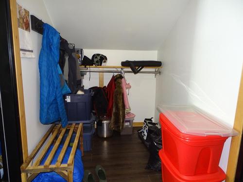 3915 Old Red Mountain Road Road, Rossland, BC - Indoor With Storage