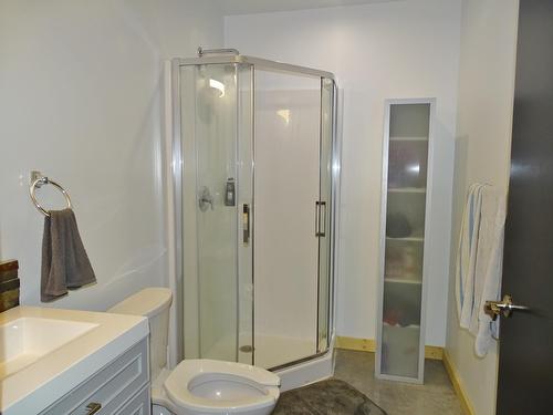 3915 Old Red Mountain Road Road, Rossland, BC - Indoor Photo Showing Bathroom
