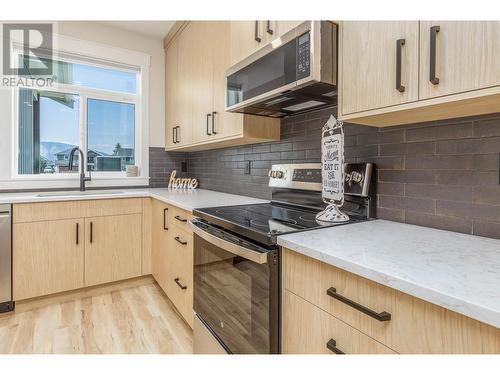 2354 6 Avenue Se, Salmon Arm, BC - Indoor Photo Showing Bathroom