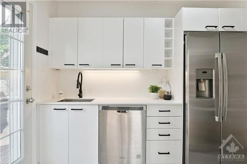 SS appliances - 391 Greenwood Avenue, Ottawa, ON - Indoor Photo Showing Kitchen