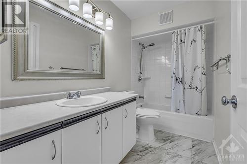 260 Brittany Drive Unit#404, Ottawa, ON - Indoor Photo Showing Bathroom