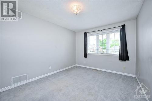 Bed 4 - 38 Knudson Drive, Ottawa, ON - Indoor Photo Showing Other Room