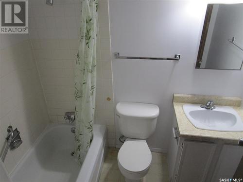 401 4045 Rae Street, Regina, SK - Indoor Photo Showing Bathroom