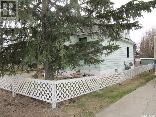 303 3Rd Avenue W, Watrous, SK - Outdoor