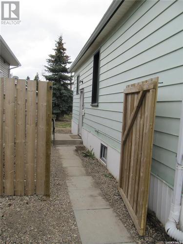 303 3Rd Avenue W, Watrous, SK - Outdoor With Exterior