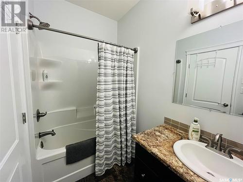 820 Hamilton Drive, Swift Current, SK - Indoor Photo Showing Bathroom