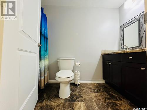 820 Hamilton Drive, Swift Current, SK - Indoor Photo Showing Bathroom