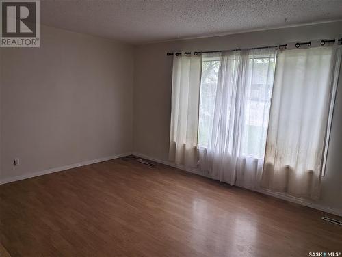 420 5Th Avenue Nw, Swift Current, SK - Indoor Photo Showing Other Room