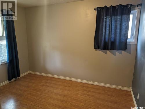 420 5Th Avenue Nw, Swift Current, SK - Indoor Photo Showing Other Room