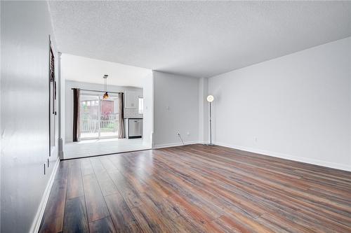 5438 Sweetgrass Gate, Mississauga, ON - Indoor Photo Showing Other Room