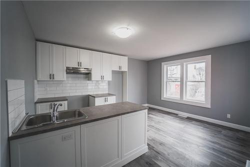 78 Grass Avenue, St. Catharines, ON - Indoor Photo Showing Kitchen