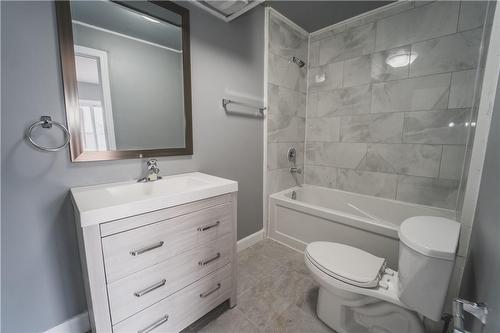 78 Grass Avenue, St. Catharines, ON - Indoor Photo Showing Bathroom