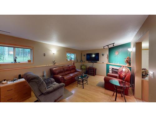 4144 29Th Street S, Cranbrook, BC - Indoor Photo Showing Living Room