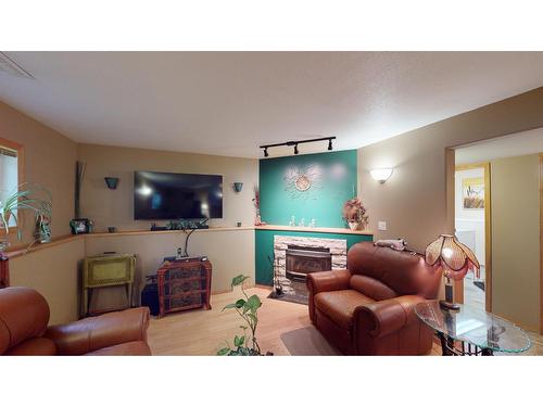 4144 29Th Street S, Cranbrook, BC - Indoor Photo Showing Living Room