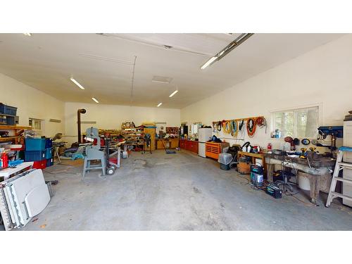 4144 29Th Street S, Cranbrook, BC - Indoor Photo Showing Garage