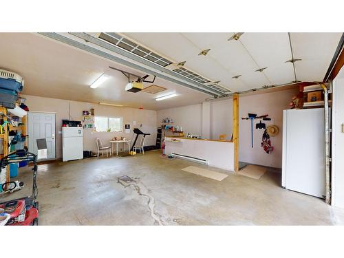 4144 29Th Street S, Cranbrook, BC - Indoor Photo Showing Garage