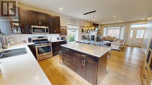 11011 114 Avenue, Fort St. John, BC - Indoor Photo Showing Kitchen With Double Sink