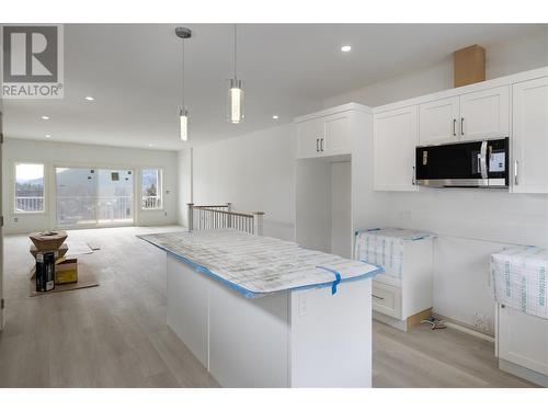 806 Cliff Avenue Unit# 109, Enderby, BC - Indoor Photo Showing Kitchen