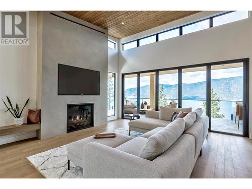 9436 Benchland Drive, Lake Country, BC - Indoor Photo Showing Living Room With Fireplace