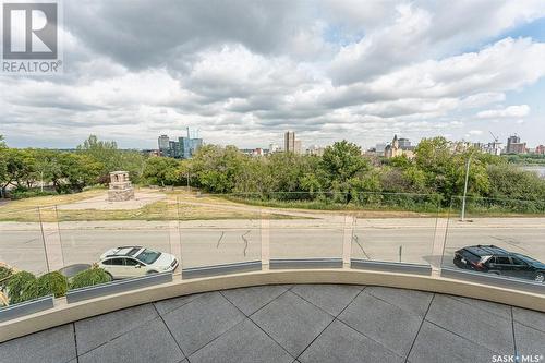 616 Saskatchewan Crescent E, Saskatoon, SK - Outdoor With View