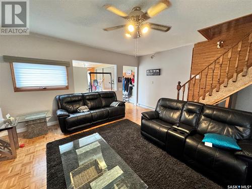 671-681 Aqualane Avenue, Aquadeo, SK - Indoor Photo Showing Living Room