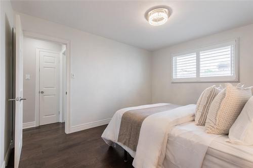 1223 Dunsmure Road, Hamilton, ON - Indoor Photo Showing Bedroom