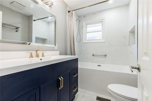 1223 Dunsmure Road, Hamilton, ON - Indoor Photo Showing Bathroom