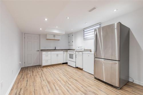 1223 Dunsmure Road, Hamilton, ON - Indoor Photo Showing Kitchen