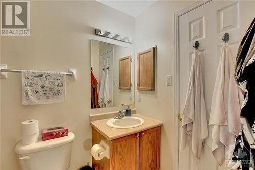 302 Gotham Private, Ottawa, ON - Indoor Photo Showing Bathroom