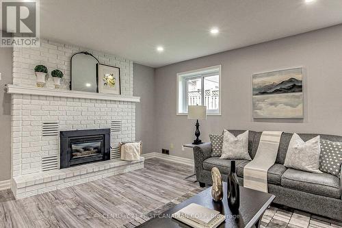 127 Golfview Road, London, ON - Indoor Photo Showing Living Room With Fireplace