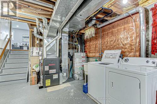 127 Golfview Road, London, ON - Indoor Photo Showing Laundry Room
