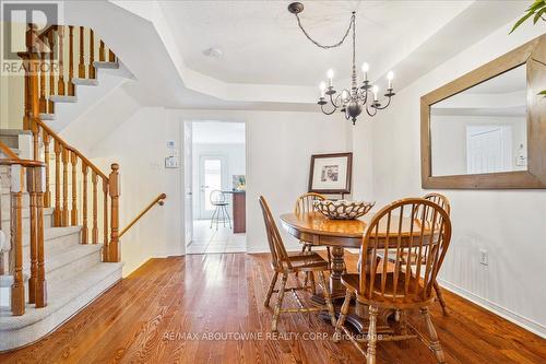 221 Gatwick Drive, Oakville, ON - Indoor Photo Showing Dining Room