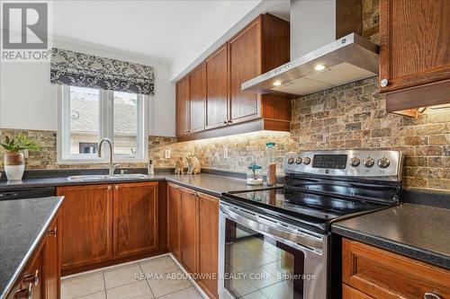 221 Gatwick Drive, Oakville, ON - Indoor Photo Showing Kitchen