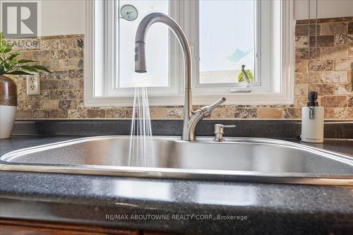 221 Gatwick Drive, Oakville, ON - Indoor Photo Showing Kitchen With Double Sink