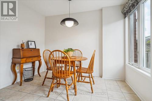 221 Gatwick Drive, Oakville, ON - Indoor Photo Showing Dining Room